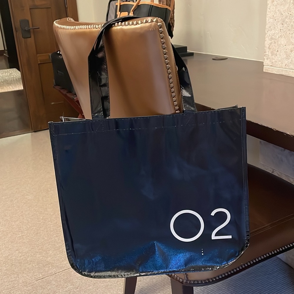 NWOT O2 tote bag - Picture 3 of 6